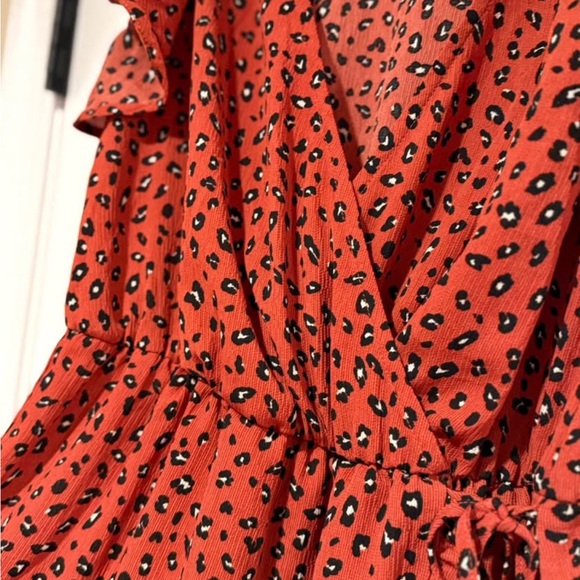 Ladies Medium Rust Colored, High-Low Leopard Print Ruffle Dress 👗 - Picture 2 of 3